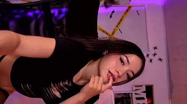 Melifluaa - dance naked in heels <3