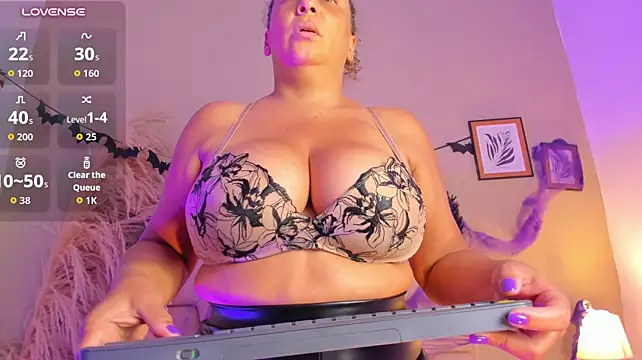 Eva-Millss - SPANK ASS X6 🍑