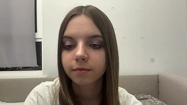 LisaPorse - show feet + smile face