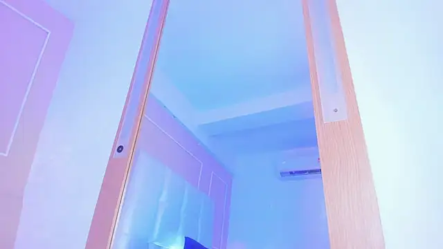 CamilleWest - Spreas ass y finger deep 😈