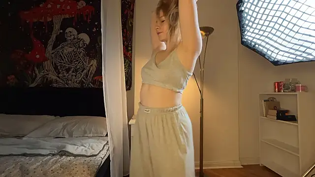 Doomsdaybaby - show naked body