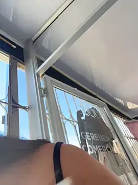 Emilyjohanson - Secretaría en un spa boobs