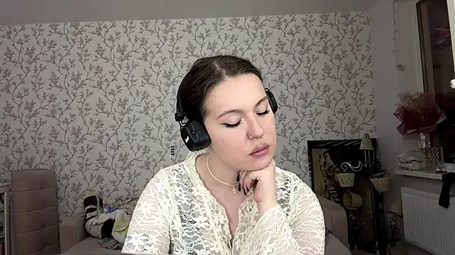ElizbethPizza - Show outfit