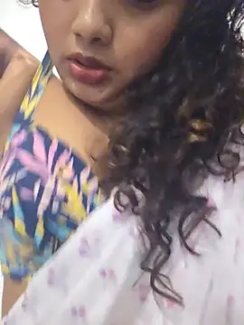 Spicy-Queen1 - Nude In public