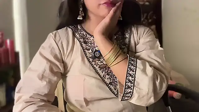 Goddess_Ariel - Candle Wax ON BOObs