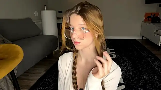 Kissme_Kira - drool on my boobs