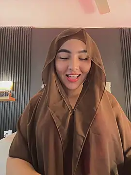 Malika_Noor - control toy 3 min