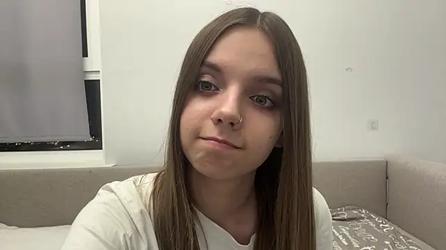 LisaPorse - show feet + smile face