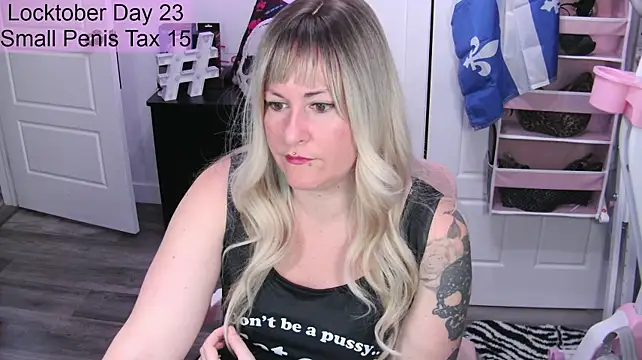 Gennyrock - BBC Dildo Blowjob
