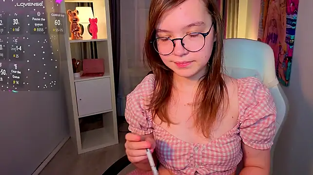 LiaBroock - put on heels