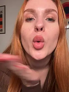 ChiaraVelvet - Lick on my Dildo 2 mins 🥵💦