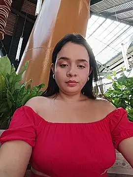 Julieth_hot-69 - Take off my panties in public 😈😉