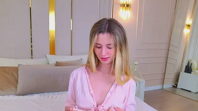 MarybethSnow - Oil on the ass💕