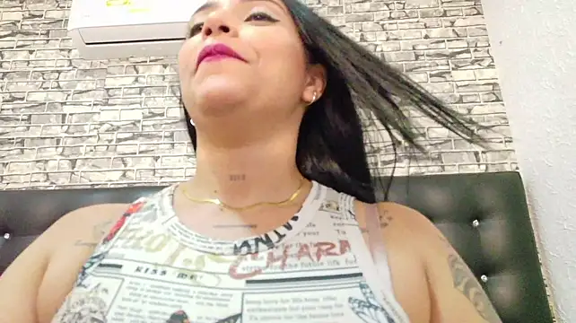 Slutty_hugetits - squirt all over my bed