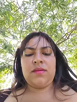 OUTDOORS_VELEN - Fingers pussy in public 🍒😈