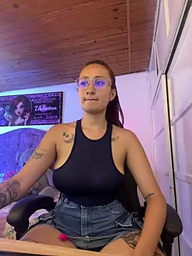 Valentinaa_amado - full naked+big squirt😈👄