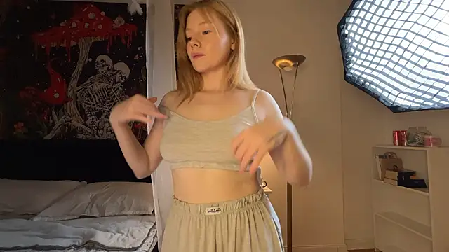 Doomsdaybaby - show naked body