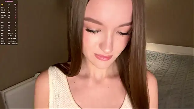 Qeeeunn - Flash boobs