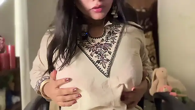 Goddess_Ariel - Candle Wax ON BOObs