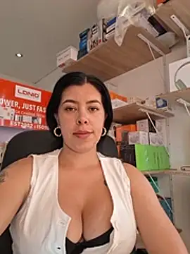 Luianna - Take off your bra and drool over your br