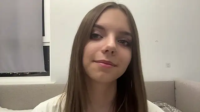 LisaPorse - show feet + smile face