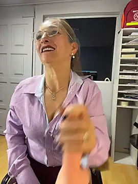 JennaMilf_ - MY ASSITANT SPANK MY ASS