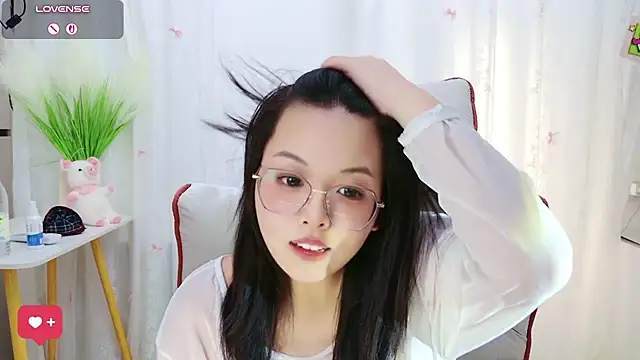 QiQi-Big - m腿抽插粉嫩小穴出水水~