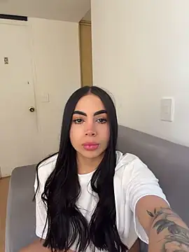 Tamy_xoo - Plug on my Ass