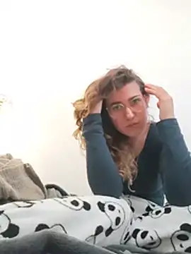 GloriaVeil - Show my boobs and make my nipples hard🍒