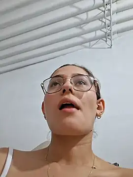 Ary-18 - doggy + 2 finger in ass