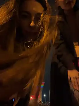 AmelieCrystal - she run her hand in my panties >_<