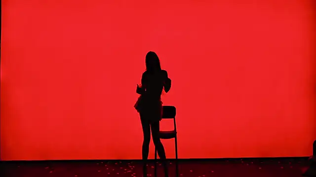 SeekLgt-001 - 完成目标当前妹妹脱掉裤子