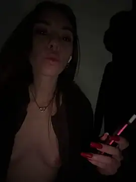 AmelieCrystal - she run her hand in my panties >_<