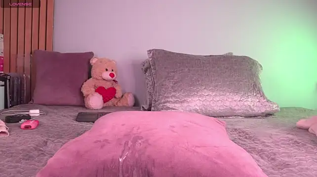 Mia-reeves - big balls in ass with domi inside