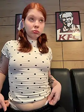 Freaky__Nikki - take off my top and open door