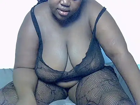 Tashazbabe - show boobs