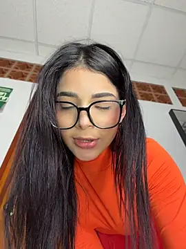 ArieliciousXXX - FINGERING PUSSY IN PUBLIC 😈