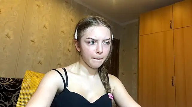 DelcieLipari - sexy stroke my shoulders