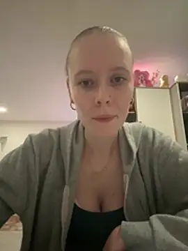 JanaLady - Massage Boobs in Bra 😩