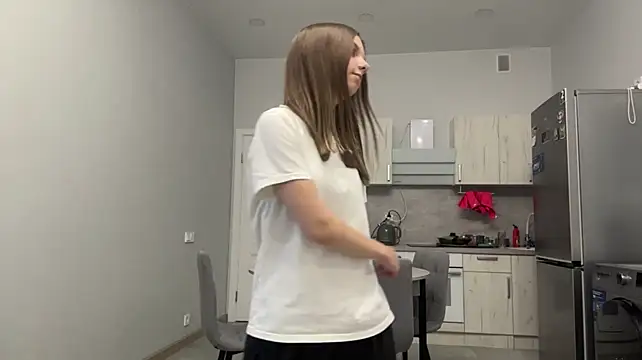 LisaPorse - show feet + smile face