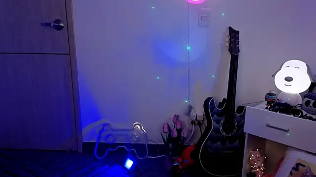 EmilyMiller_ - TITS OUT + SHAKE ASS