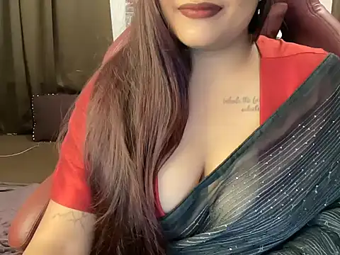 Shanayaaa_1 - OIL on my neck, titts, belly