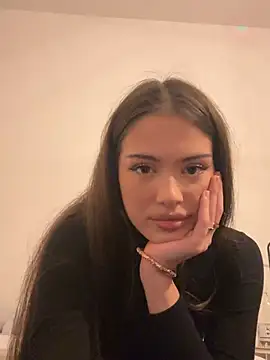 MyaMore1 - Je me déshabille