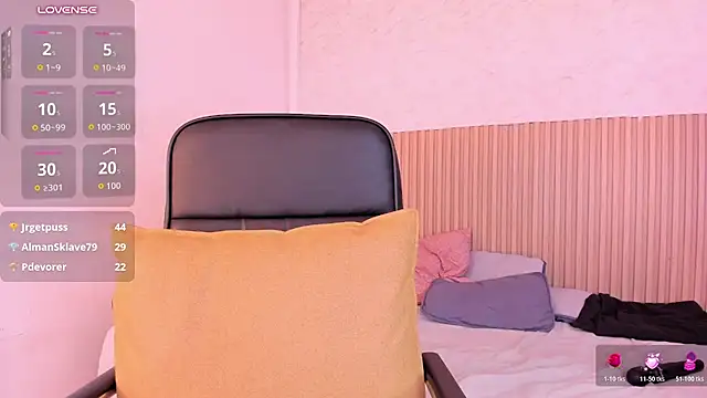 Layla_arabelle - doggy position