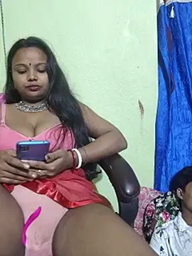 Yourmanu - Squirt and milk show in public
