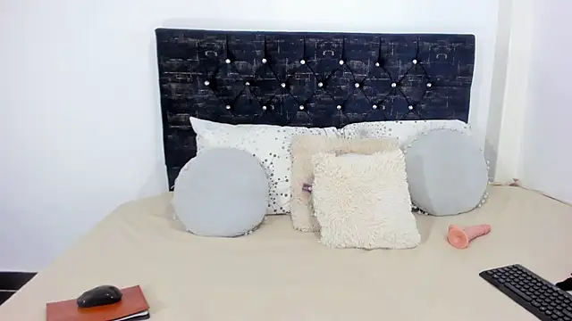 RubyLuxeX - Ride with my dildo