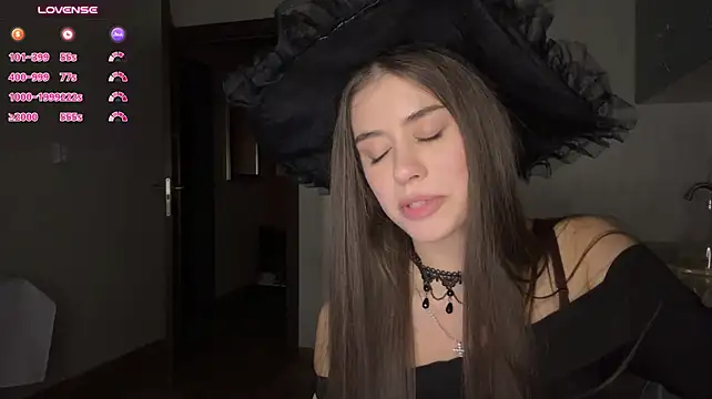 LypsiXo - squeeze witches ass<3