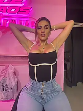 Samantha_bigboobs - Tits outside customers in the store