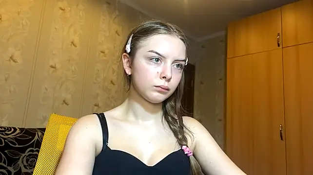 DelcieLipari - sexy stroke my shoulders