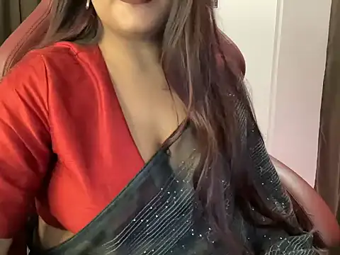 Shanayaaa_1 - OIL on my neck, titts, belly
